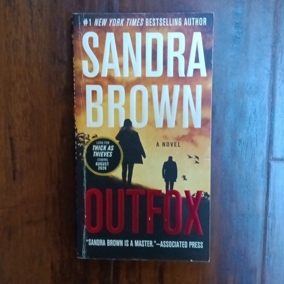 2 Sandra Brown Novel Thrillers | Blind Tiger | Outfox - Picture 6 of 9